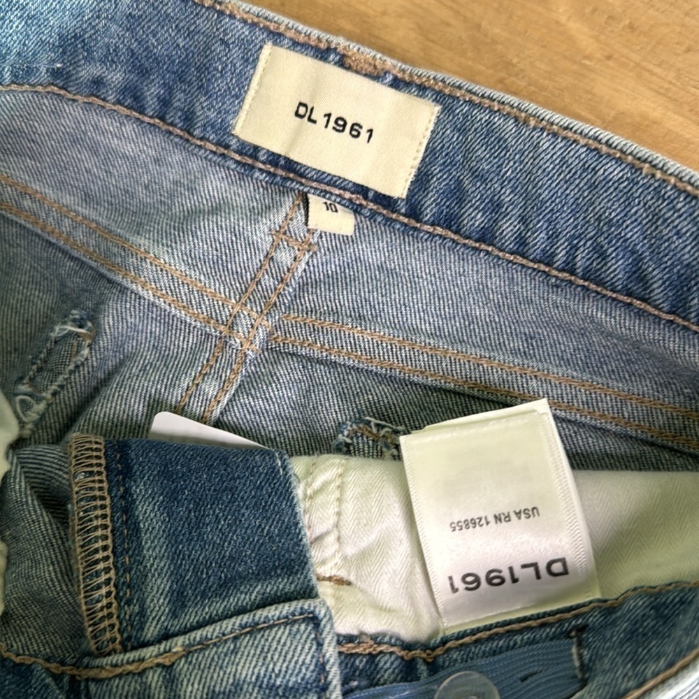 Girls DL1961 Light Wash Distressed Jeans Size 10 - Picture 4 of 7